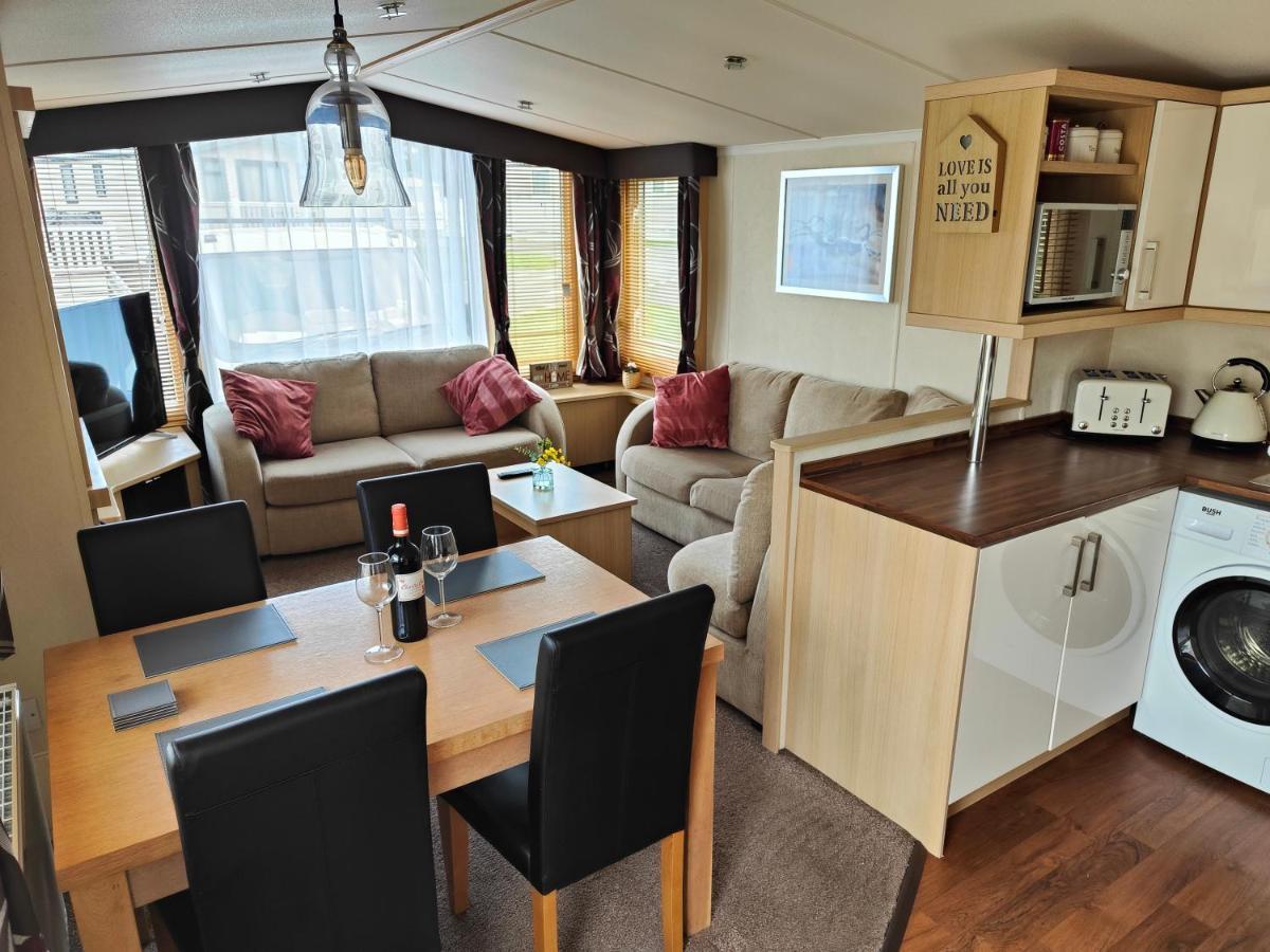 Holiday Home Sleeps Six Saint Leonards Exterior photo