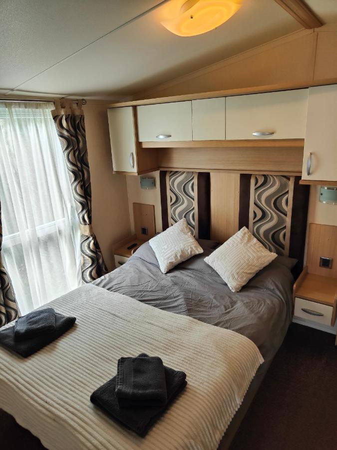 Holiday Home Sleeps Six Saint Leonards Exterior photo